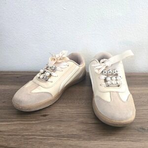 Girls Cream‎ Pearl and Rhinestone Embellished Ribbon Lace Sneakers Size 2